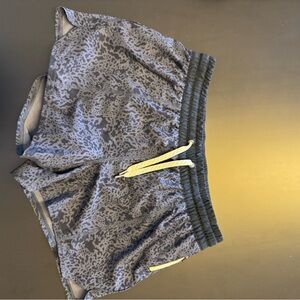 Navy Women's Vuori Shorts